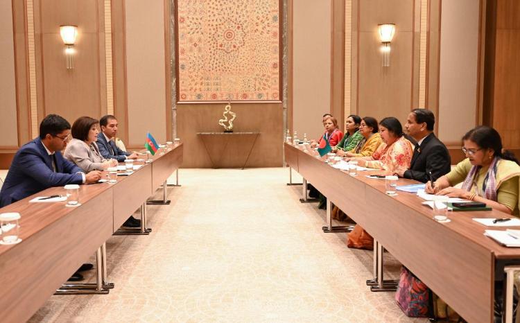 Chair of Milli Majlis Sahiba Gafarova Talks to Chair of Parliament of People’s Republic of Bangladesh 