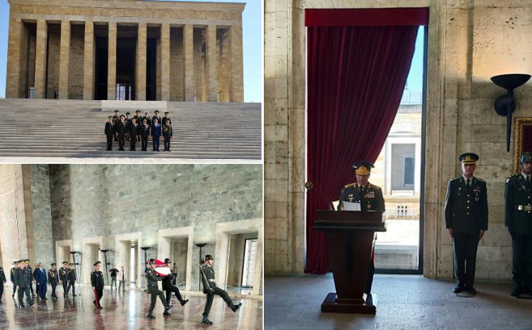 Azerbaijan Defense Minister visits Anıtkabir 