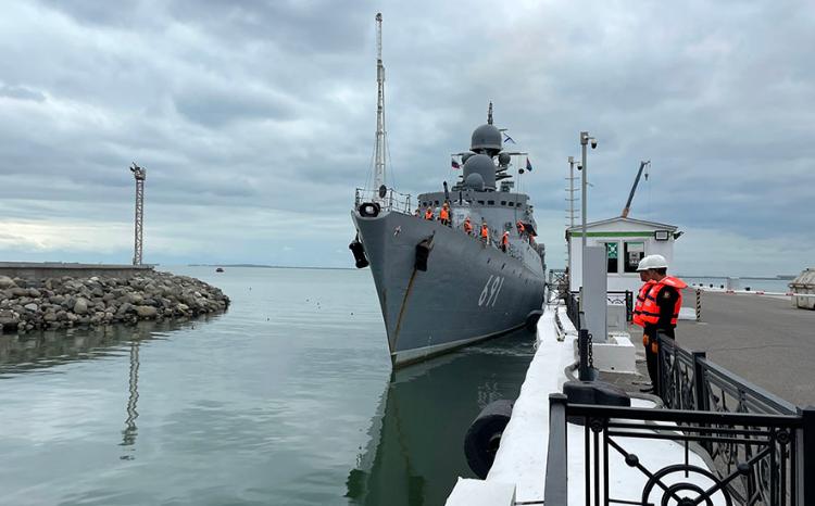 Корабли Каспийской флотилии России прибыли с дружественным визитом в Баку 