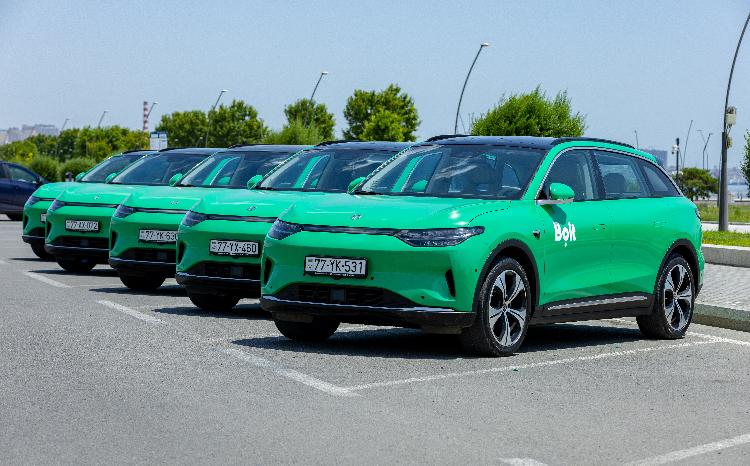 Bolt запускает новый автопарк электромобилей в Азербайджане 