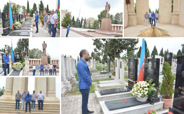 Elşən Gəncəvi Gəncə şəhəri Şəhidlər Xiyabanını ziyarət etdi 