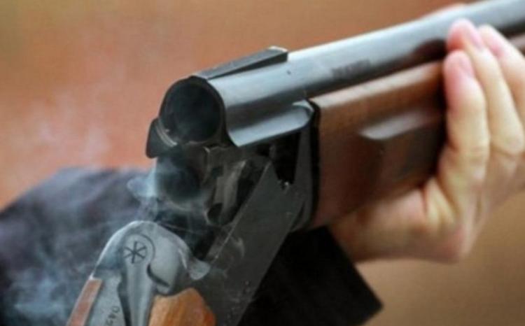 Şəxsin odlu silahdan açılan atəş nəticəsində xəsarətlər alması faktına görə cinayət işi başlanıb 