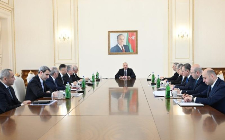 Prezident nəqliyyat məsələləri ilə bağlı müşavirə keçirdi 