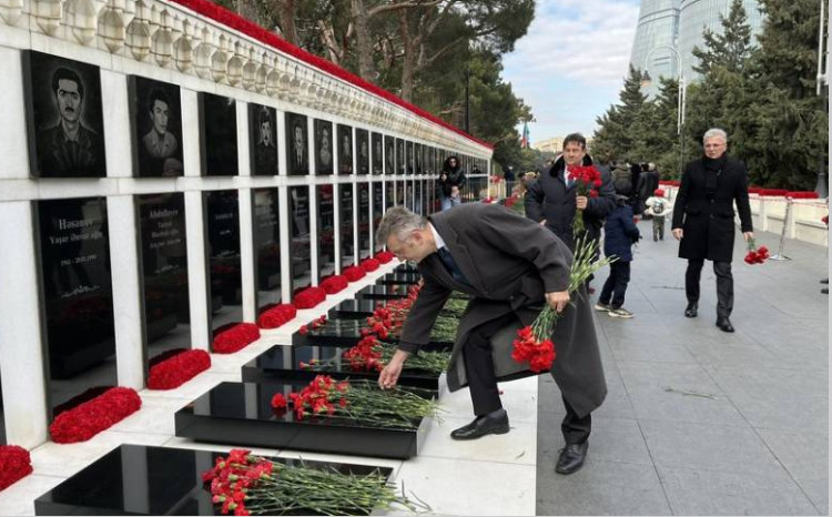 German ambassador to Baku honors memory of January 20 victims 