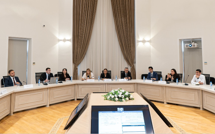 Enerji səmərəliliyi üzrə beynəlxalq standartların tətbiqi müzakirə edilib 