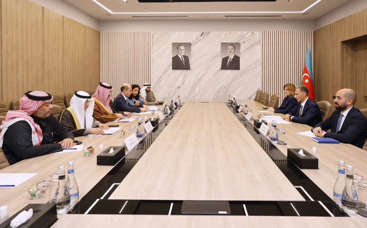 Minister Rashad Nabiyev meets with representatives of leading Arab development funds 