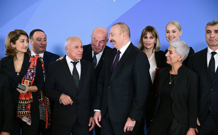 Prezidentin idmançılarla maraqlı söhbəti: SƏMİMİ GÖRÜNTÜLƏR