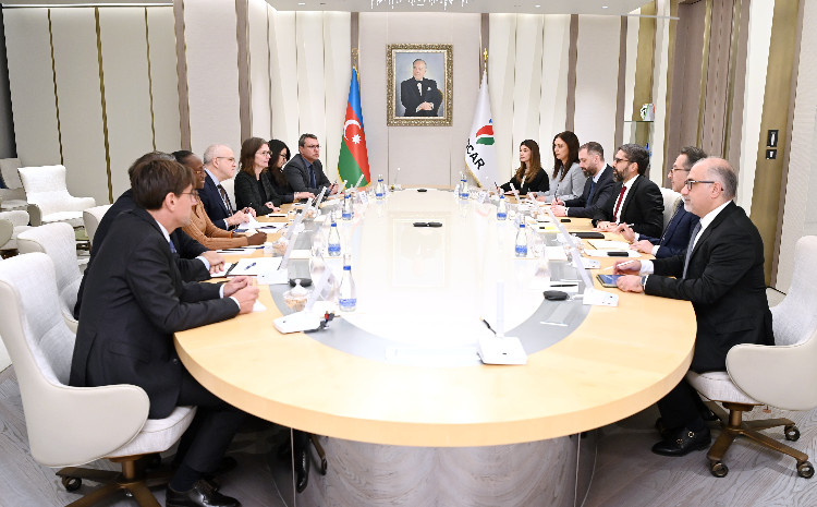 SOCAR-ın prezidenti Dünya Bankının Avropa və Mərkəzi Asiya regionunda infrastruktur üzrə direktoru ilə görüşüb 