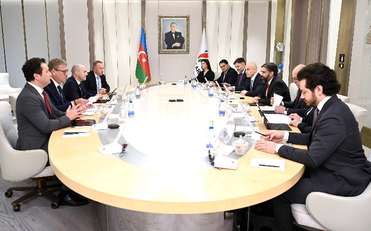 SOCAR President Meets with Executive President of Wood 