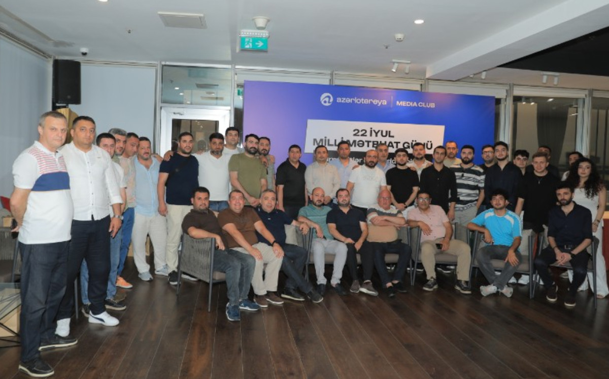 “Azərlotereya” jurnalistlər arasında “FC 26” çempionatı keçirdi 